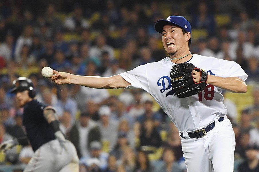 ドジャース“マン振り野球”の中でマエケンの好守にプロの技を見た。<Number Web> photograph by Getty Images