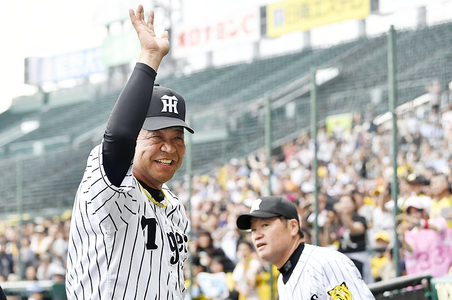 野球殿堂を球団別で作るという提案。掛布や桑田の名前を残すためにも。<Number Web> photograph by Kyodo News