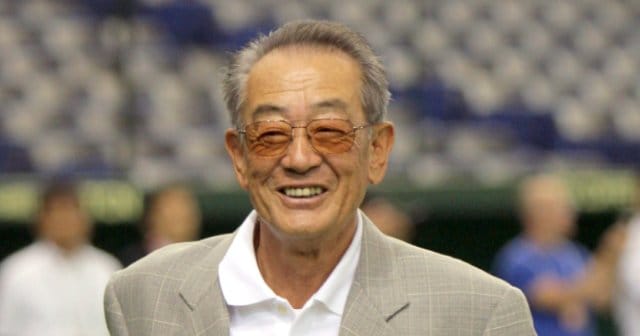 笑う広岡達朗「隠れて酒を呑んでいることなど、もちろん知っていたよ」ヤクルトOBが語る“広岡さんにバレた瞬間”「反省会中に“ビール3本”が届いた」