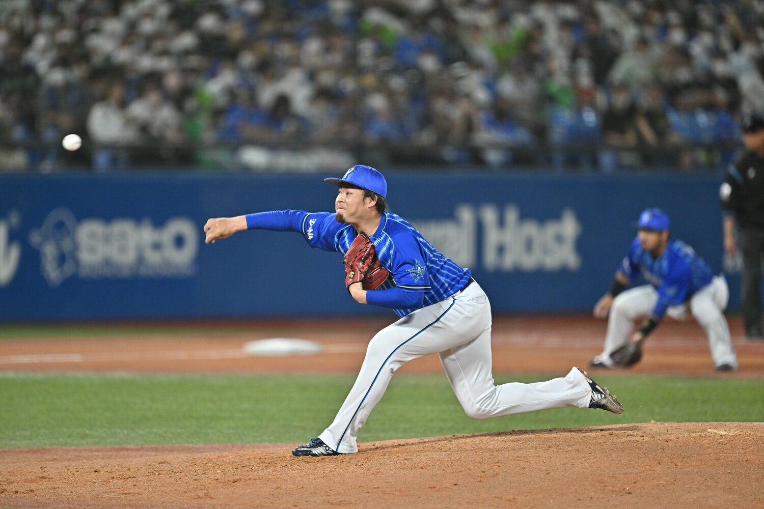 今季フル回転でブルペンを支えた伊勢　©Hideki Sugiyama