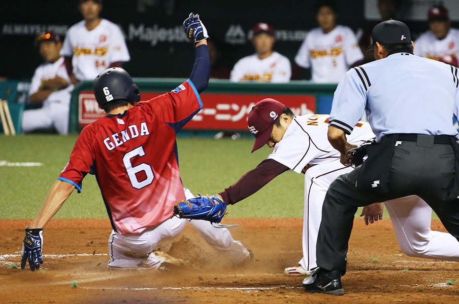 源田壮亮から始まった西武走塁の輪。いまや盗塁数はパで断トツの129に。＜Number Web＞ photograph by Kyodo News