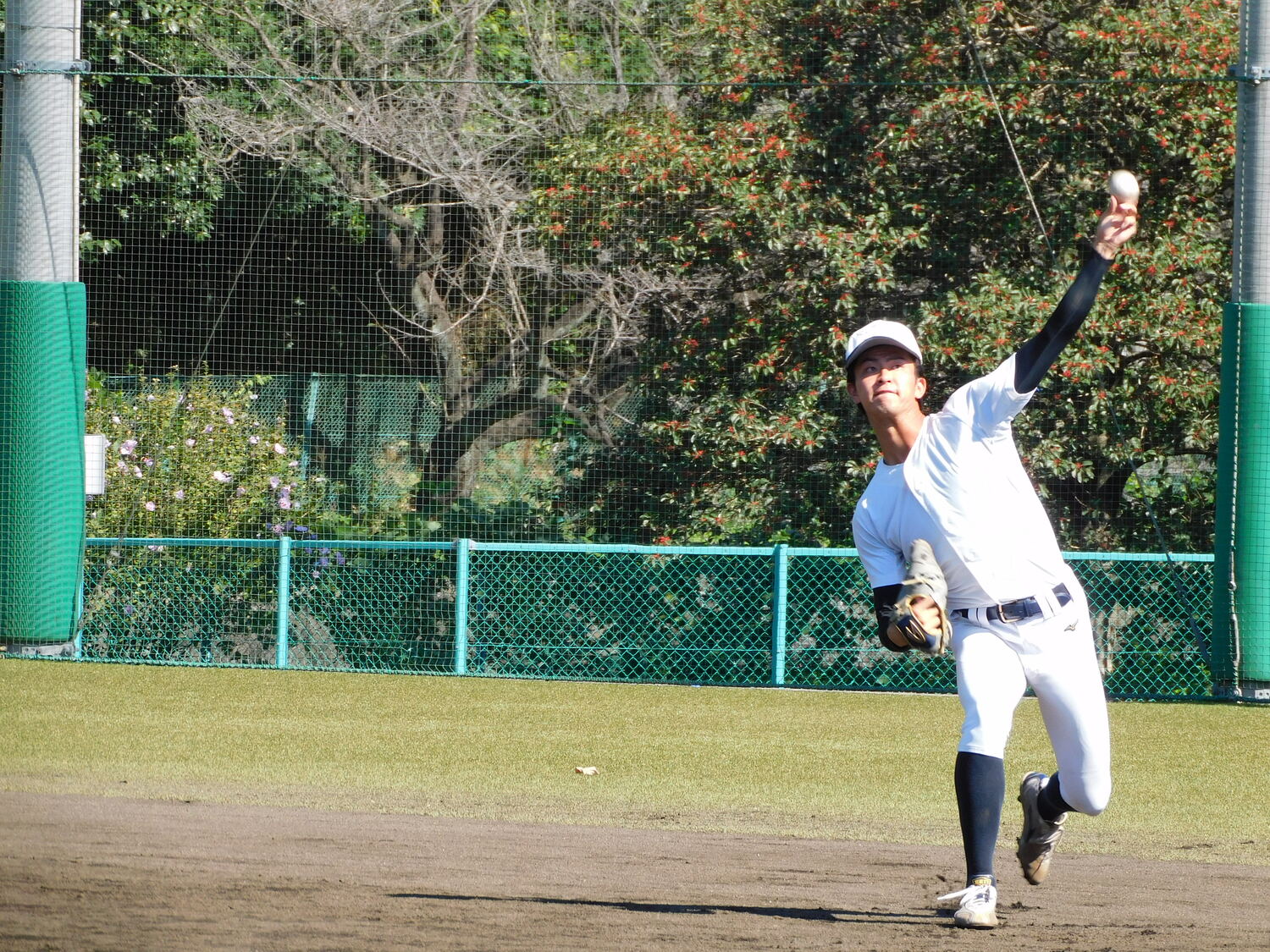 キャッチボール相手に「怖い」と言われることも　©Haruka Sato