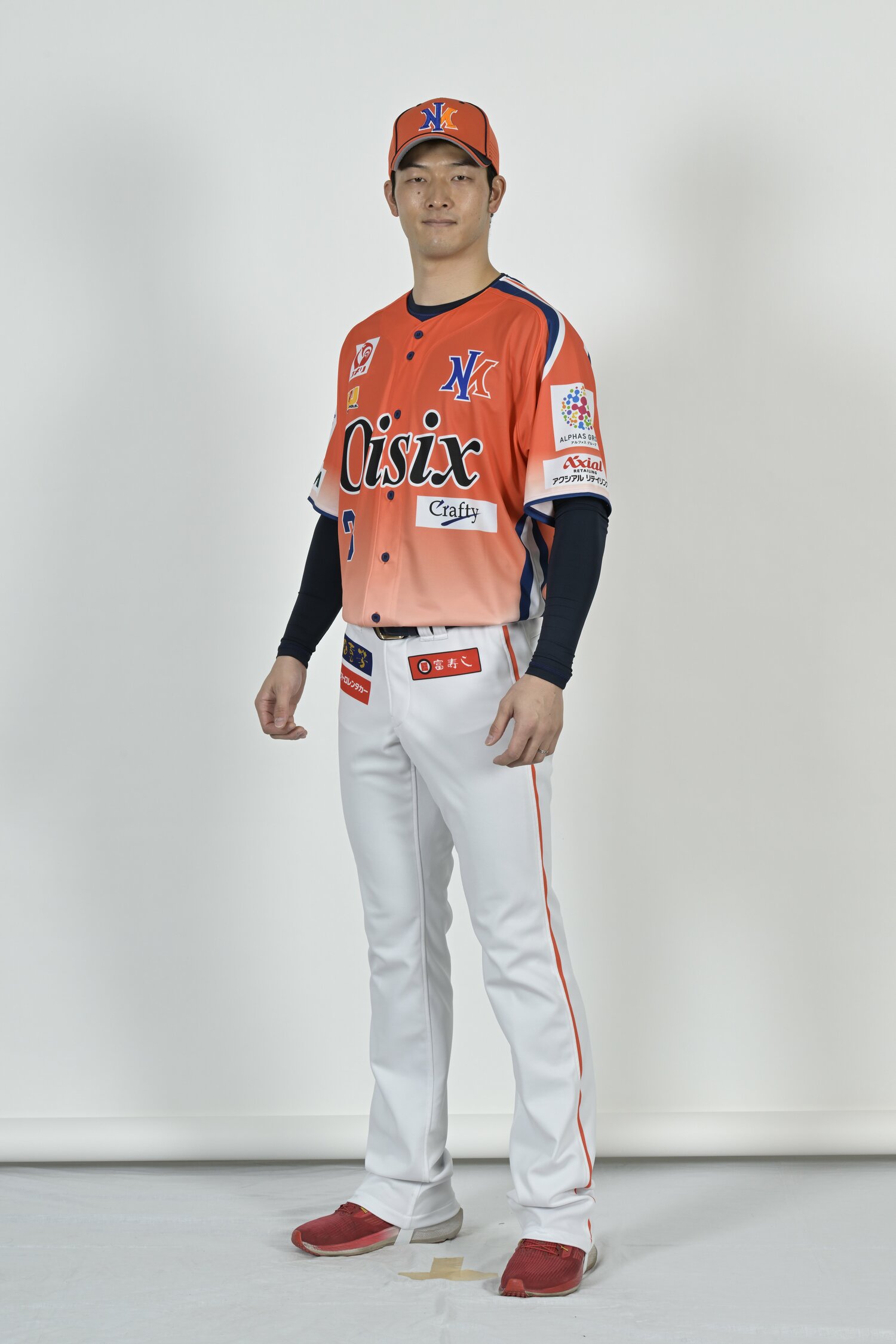 新天地の新潟で復活を期す薮田／球団提供