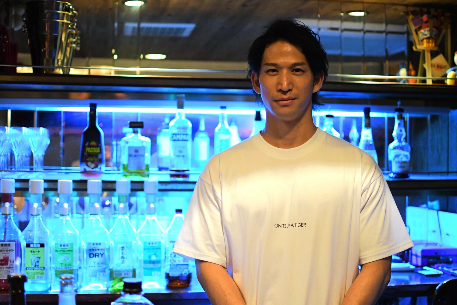 広島市内でバー「BIG BASE」を経営する現在の宇佐美塁大さん