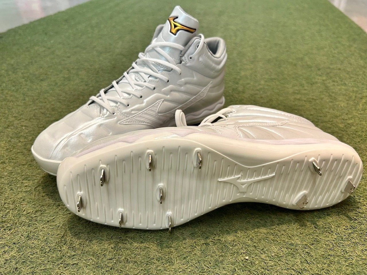 ミズノの球が速くなるスパイク