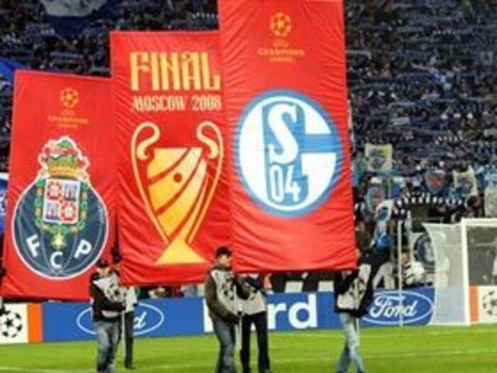 シャルケ04にもっと愛を。＜Number Web＞ photograph by action press/amanaimages