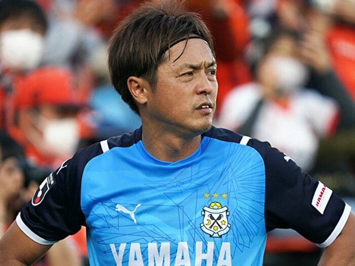 41歳遠藤保仁「彼がいたからこそやれた」 監督&チームメイトが証言する“ジュビロを変えた遠藤効果”とは？〈有言実行のJ1昇格〉＜Number Web＞ photograph by Getty Images