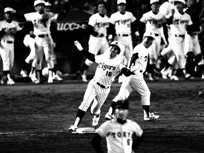 「アレがオレの最高の一発よ」岡田彰布が明かした阪神“伝説の3連発”「必ず変化球が来るとわかったわ…ホンマに気持ちのええホームラン」＜Number Web＞ photograph by SANKEI SHIMBUN