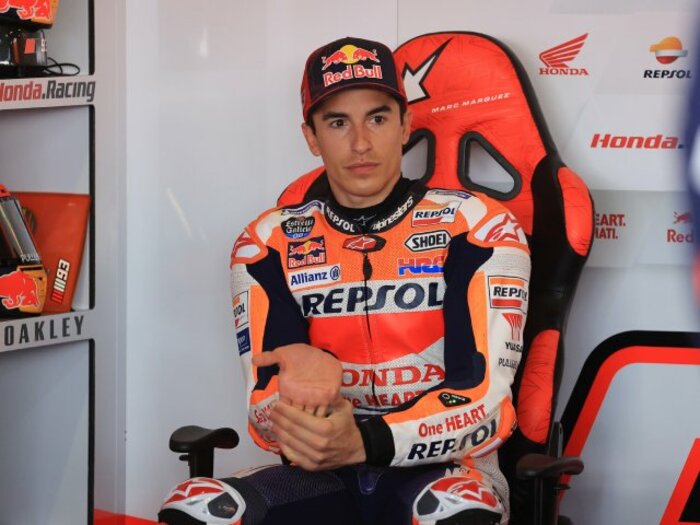 MotoGP絶対王者マルケスが初めて涙を見せたワケ ケガからの復帰で完走7位、若き挑戦者を迎え撃つ怪物の底力<Number Web> photograph by Satoshi Endo