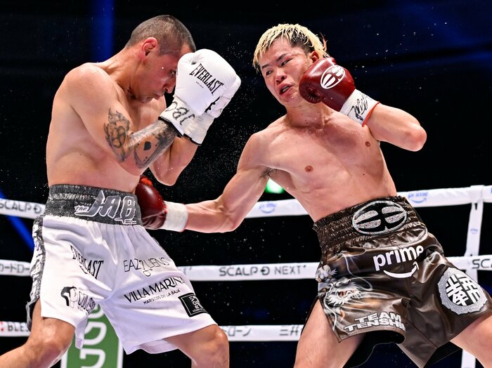 「背中まで振動が…これまでのボディと全く違う」那須川天心が元2階級王者にTKO勝利…「井上拓真との再戦が実現したら？」元世界王者・飯田覚士の見解＜Number Web＞ photograph by Hiroaki Finito Yamaguchi