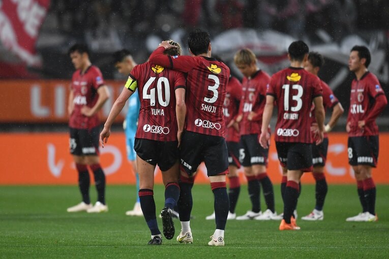 鈴木優磨と共に整列に向かう昌子源