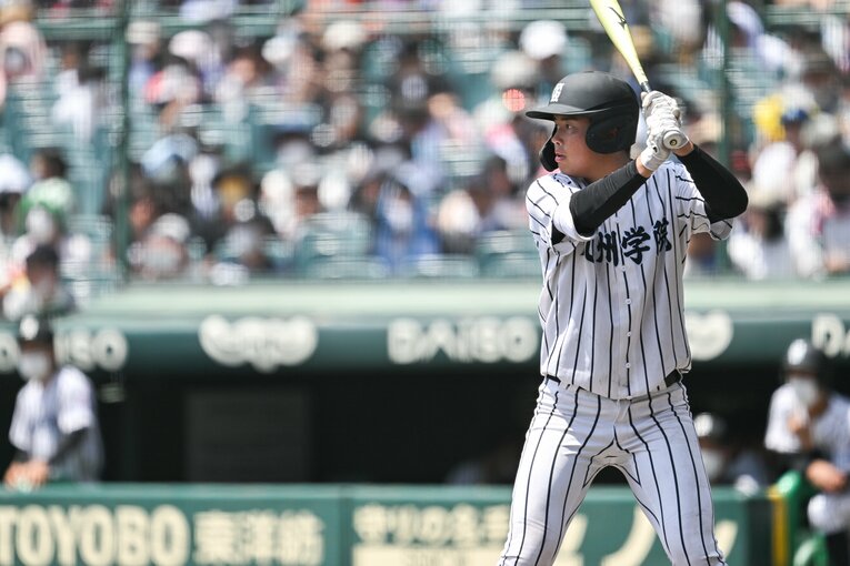 190cmの弟・慶太。この夏の甲子園、3試合12打数3安打1打点。バッティングシーン①　©Nanae Suzuki
