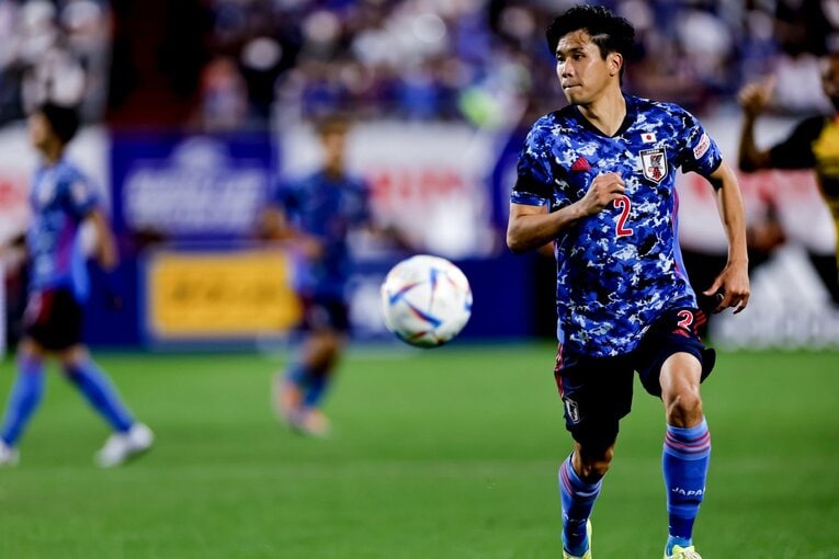 山根視来はフロンターレ仕込みの連動が持ち味　©Kiichi Matsumoto/JMPA