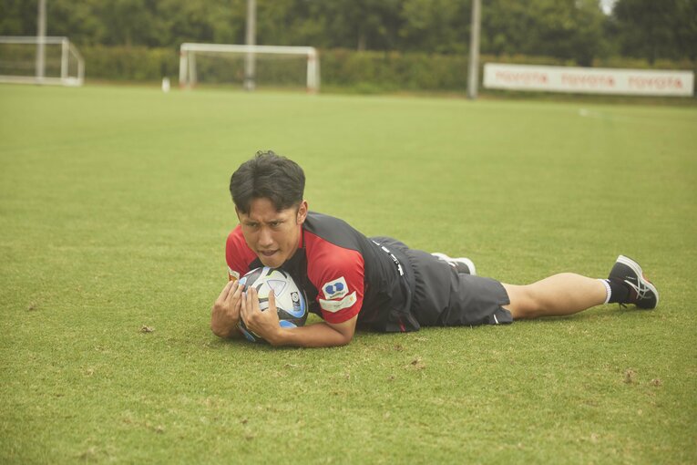 今の姿、表情も動きもいろんなバリエーションで撮影に応じてくれた森下　©Yudai Emmei