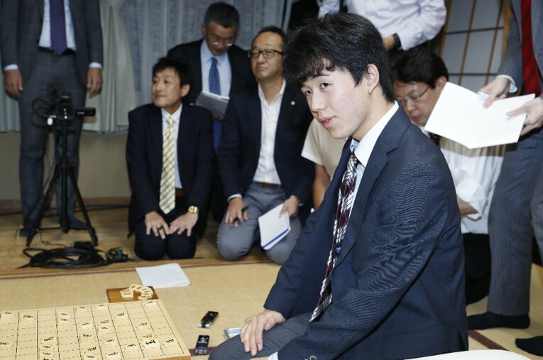 藤井聡太7冠が獲得した初めてのタイトルは棋聖だった。初戴冠までの“天才少年”の歩みを記者が振り返る　©Tadashi Shirasawa