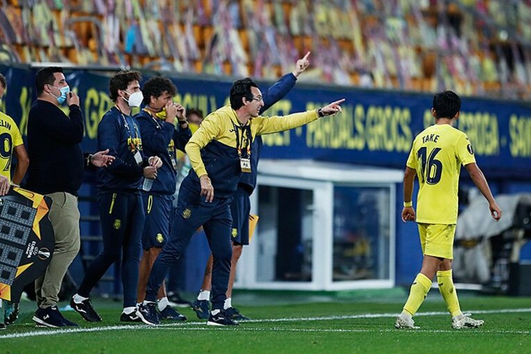 久保建英、EL衝撃デビューを独自写真で見る　日の丸スパイクと今季初得点、エメリ監督の“指摘”(13)