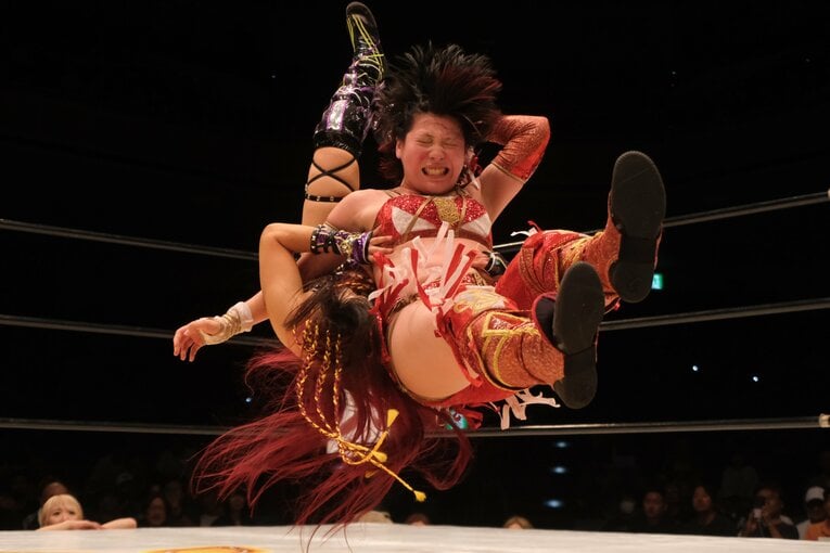 「日本スタイルも出し切った」イヨ・スカイが“WWEでは使えない大技”を…林下詩美が女子プロレス新団体で叶えた夢「今日は紫雷イオが見れた」(44)