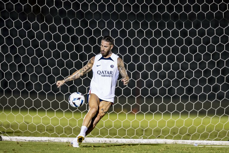 7月18日、有料の公開練習。セルヒオ・ラモスはノースリーブ、短パンに　©Kiichi Matsumoto