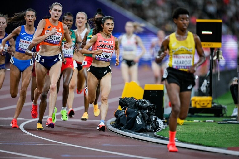 東京世界陸上女子5000m予選での田中希実と山本有真　©Nanae Suzuki