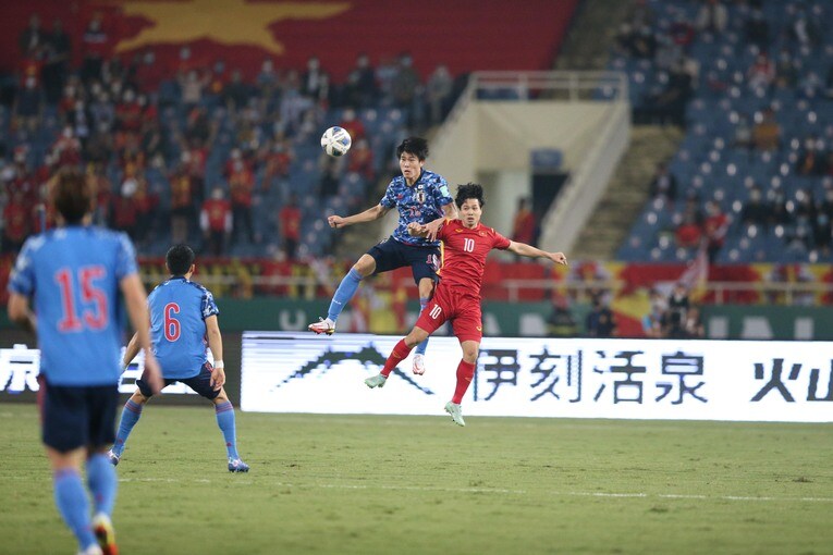 アーセナルで活躍する冨安健洋のエアバトル　©JFA