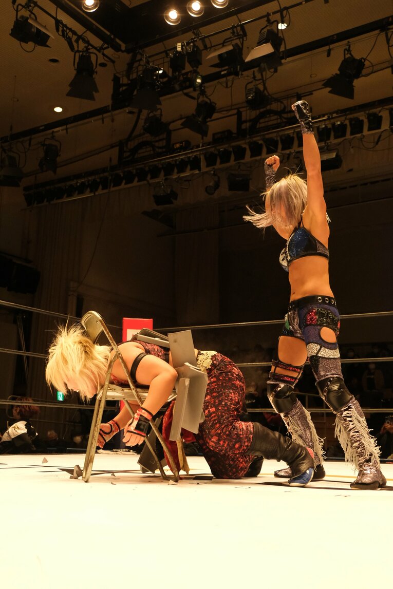 ジュリア（右）と刀羅ナツコ