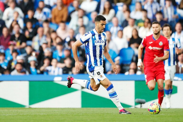 「TAKEあなたは最高です、と日本語で…」久保建英21歳はソシエダで愛される「日本人最多リーガ6点目＋“MVPタケクボ”コール」を撮った(40)