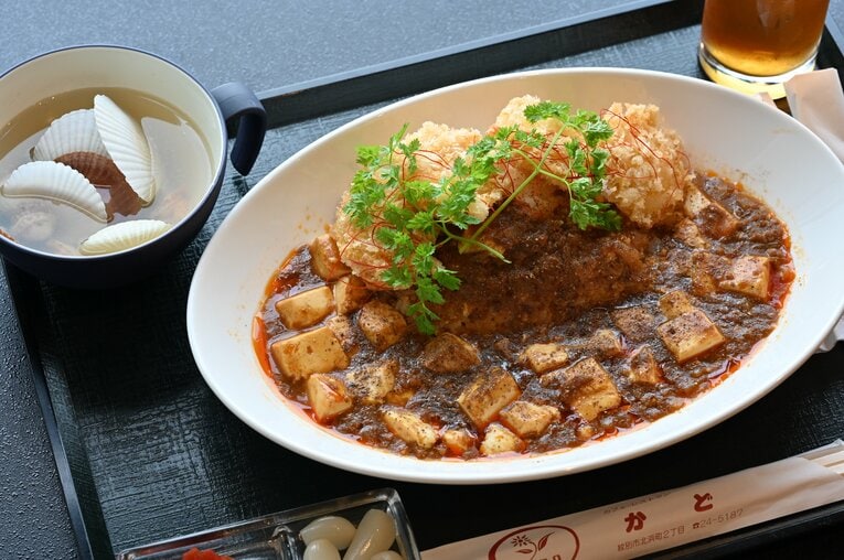 勝負師のホタテカレー麻婆豆腐丼　©日本将棋連盟