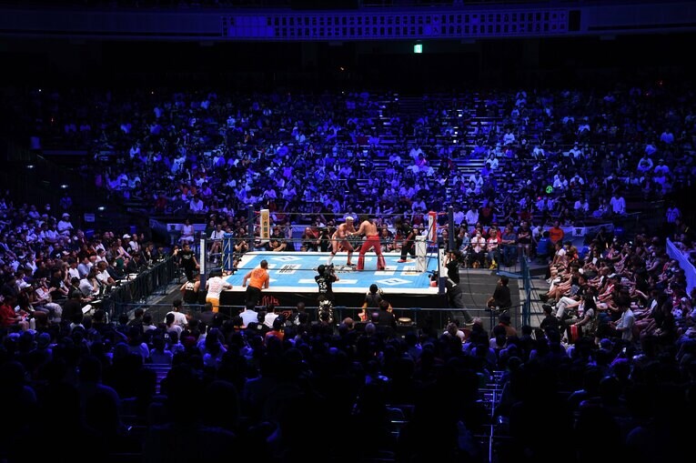 ザック・セイバーJr.と辻陽太による『G1 CLIMAX 34』優勝戦。8月18日、両国国技館　©Masashi Hara