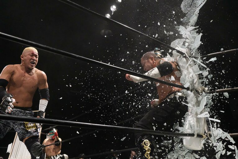 （写真をクリックすると「この記事の写真」にとびます。流血等の過激な写真を含みますのでご注意ください）