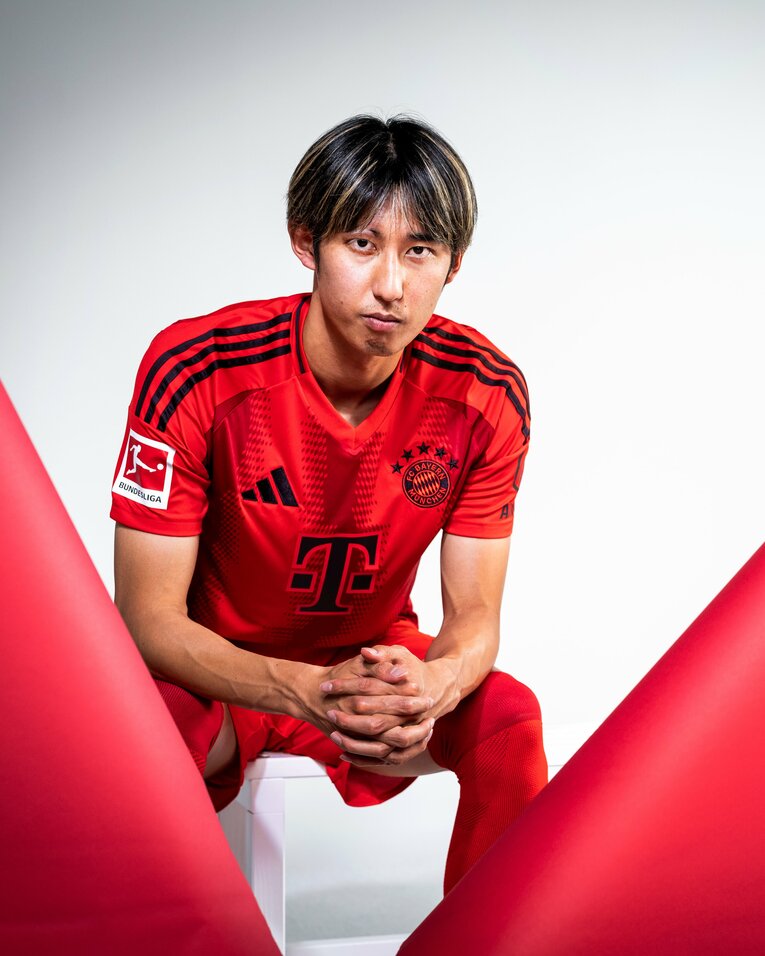 シュツットガルトでの活躍が認められ、移籍金約51億円でバイエルンへ加入した伊藤洋輝（写真／公式Xより @FCBayern）