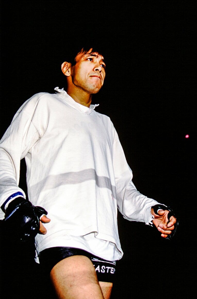 2001年11月、修斗フェザー級タイトルマッチに臨む大石　©Susumu Nagao