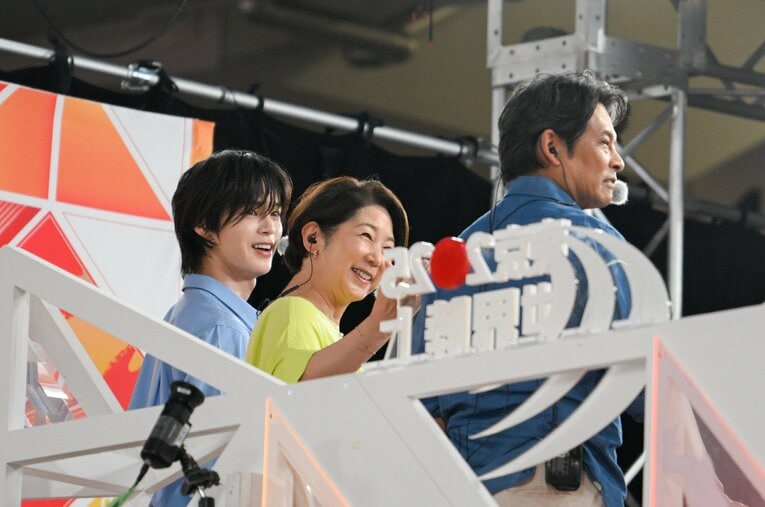 陸上ファンが胸熱になった織田裕二＆中井美穂の再登板で、横に座るKも嬉しそう　©︎Nanae Suzuki