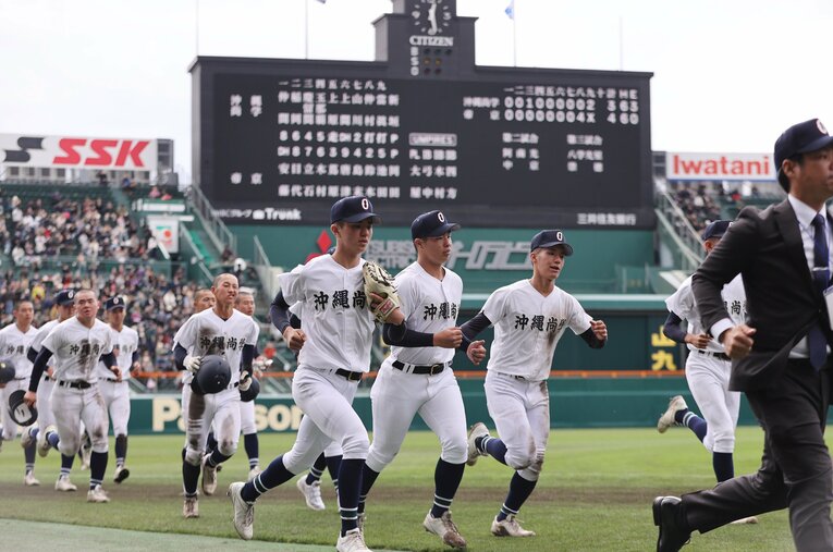 センバツ初戦で帝京に敗れた昨夏の王者・沖縄尚学。その「敗因」は意外なところにあったと監督は分析した　©JIJI PRESS