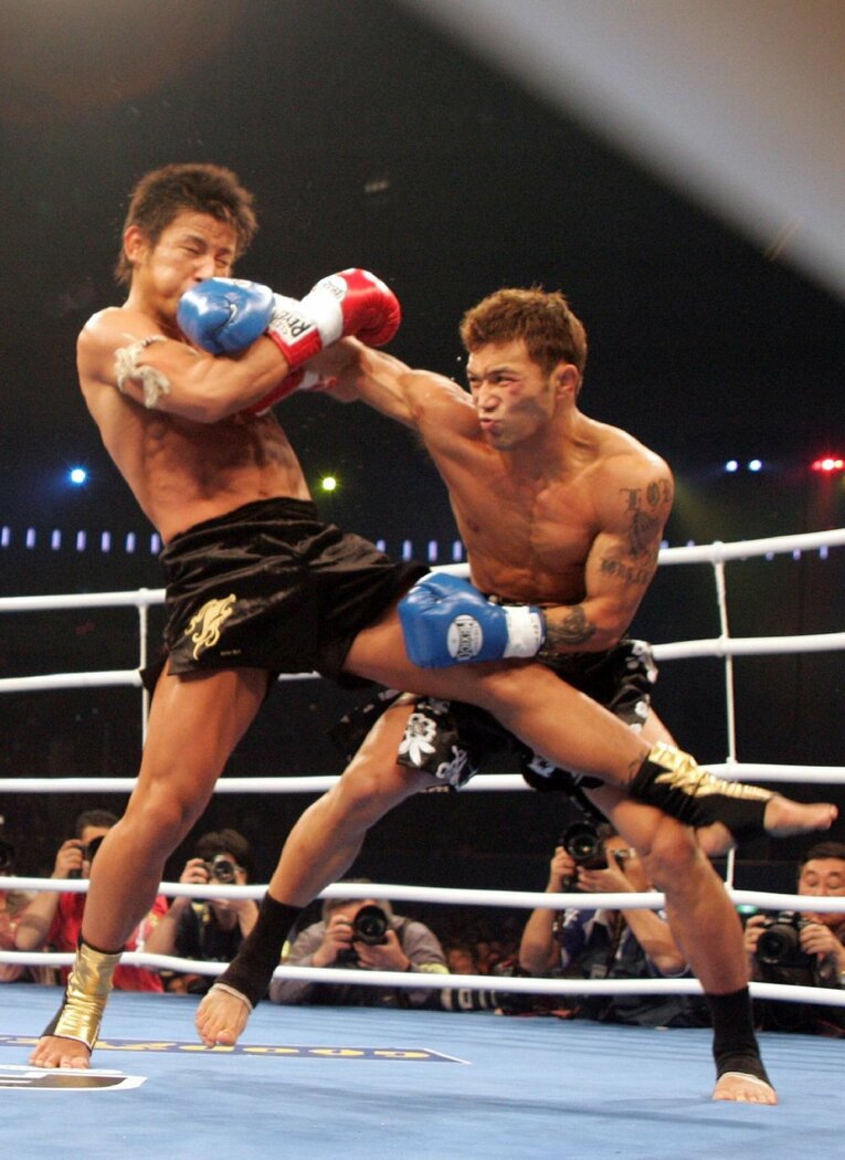 魔裟斗から先制のダウンを奪った山本“KID”徳郁　©Sankei Shimbun