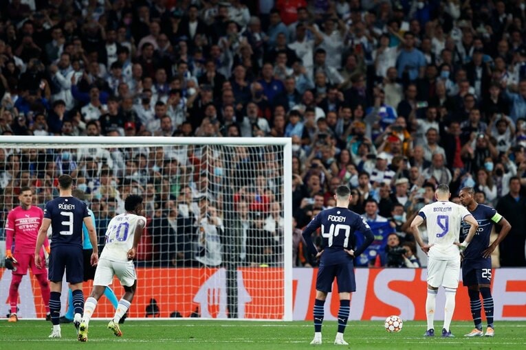 なぜレアル・マドリーは「CLで異常に勝負強い」のか “完璧だったはず”のマンCを逆転…カメラマンが震えた「伝統と成功体験の継承」(10)