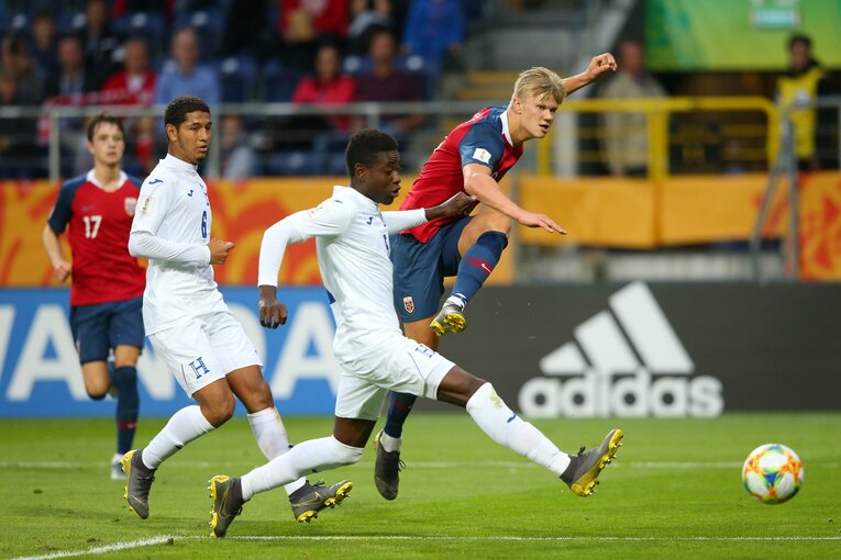 2019年U-20W杯ホンジュラス戦では9ゴールと異次元の得点力を見せたハーランド　©︎Getty Images
