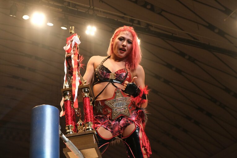 「ジュリアvs鈴季すず」はなぜ“最高に映える”タイトルマッチだったのか？ 試合直後の“姉妹”が明かしたそれぞれの「25分4秒」(100)