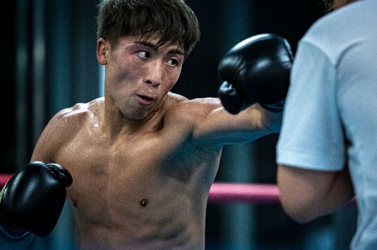 父と子、幼少期から二人三脚で励んだ血の滲むような練習が井上尚弥の原点だ　 ／ photograph by Takuya Sugiyama