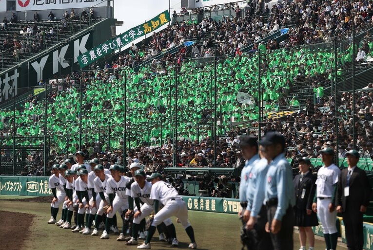 甲子園初出場。日本文理を相手に初戦で敗れた高知農ナイン ©JIJI PRESS