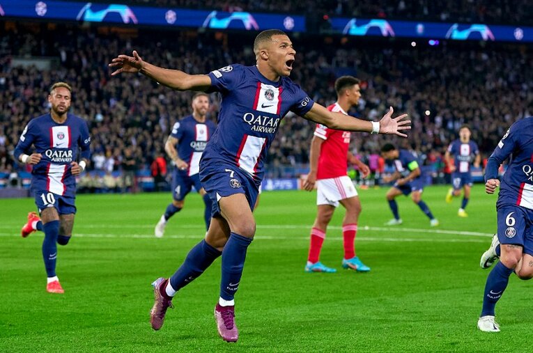 PSG順調にゴールを重ねるムバッペ。今年クラブと3年契約を結んだが、退団や移籍に関する報道が絶えない ／ photograph by Getty Images