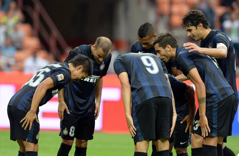 インテル時代の長友の「お辞儀パフォーマンス」©Getty Images