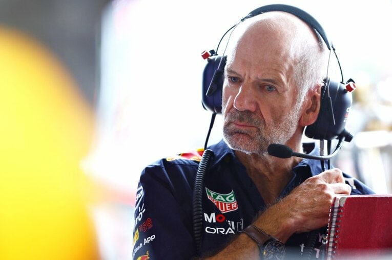 1958年生まれ、64歳のニューウェイ。F1の現場を離れた時期もあったが、レッドブルとの関係はすでに17年にも及ぶ ／ photograph by Getty Images / Red Bull Content Pool