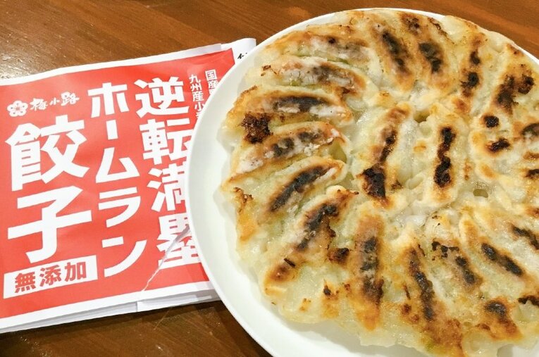 餃子王子ことホークス大竹耕太郎もきっと食べたい宮崎のスーパー、ナガノヤ・ウメコウジの「逆転満塁ホームラン餃子」 ／ photograph by Hidenobu Murase