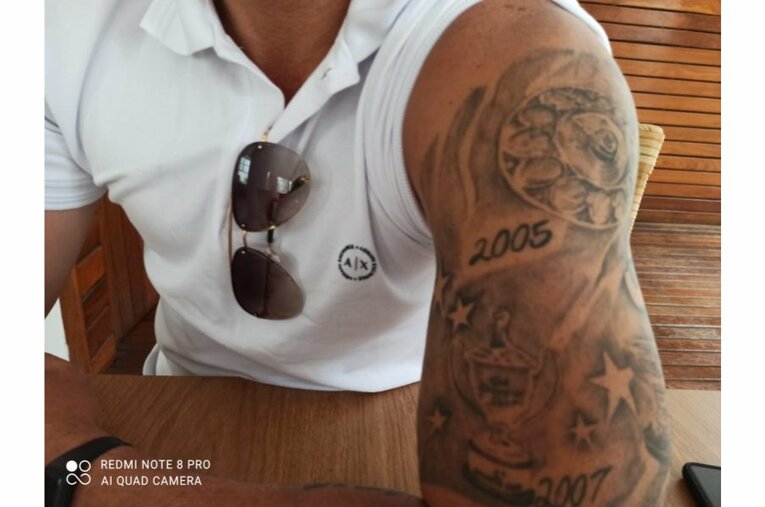 インタビューに応えてくれたシジクレイのタトゥー　©Hiroaki Sawada