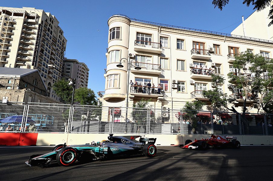 F1王者“体当たり”は過失か故意か? ベッテルとハミルトンに新たな遺恨。<Number Web> photograph by Getty Images