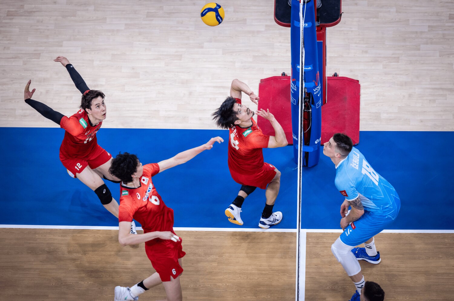 上から見る日本のコンビネーション　©︎FIVB
