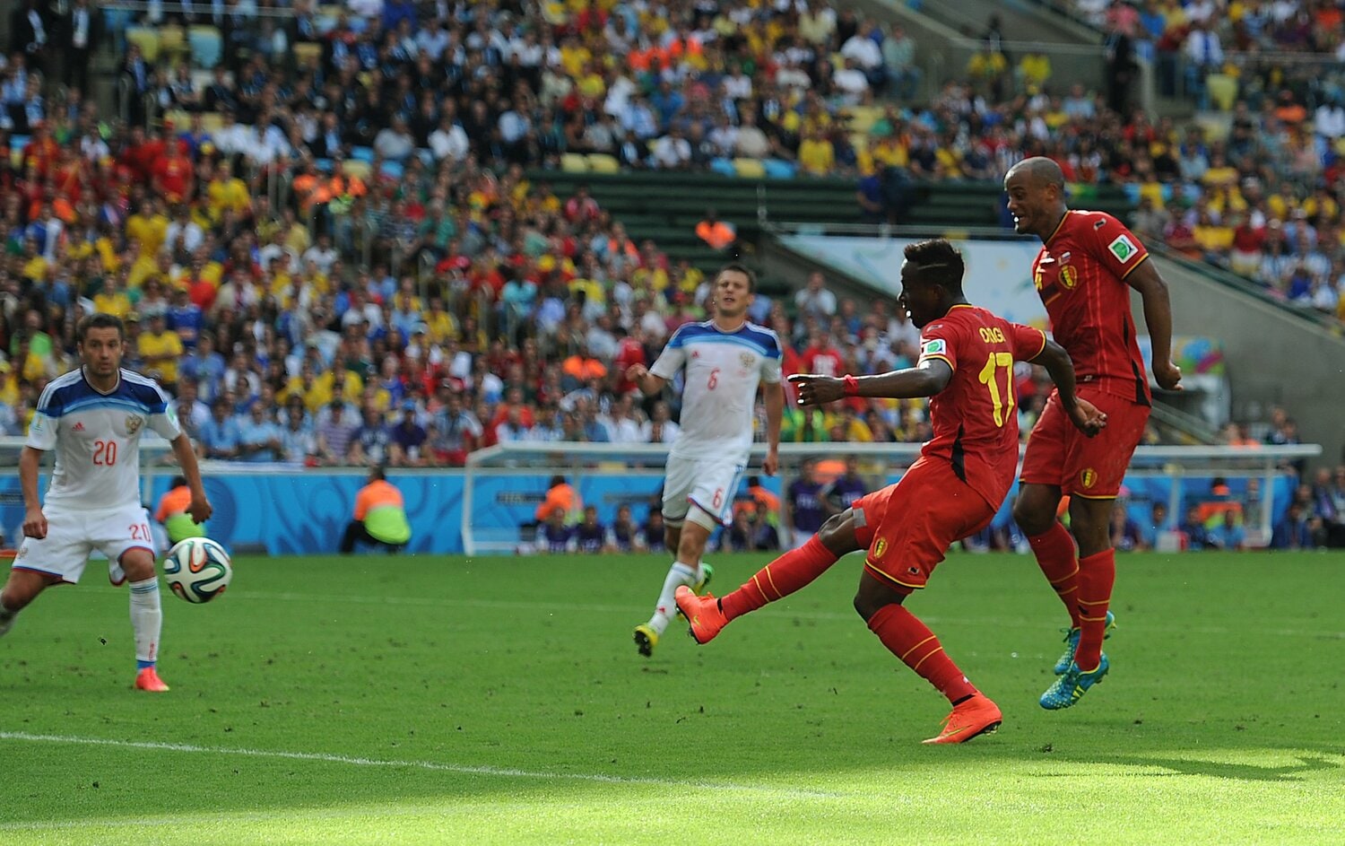 ブラジルW杯ロシア戦で値千金の一撃を決めたオリジ　©Getty Images