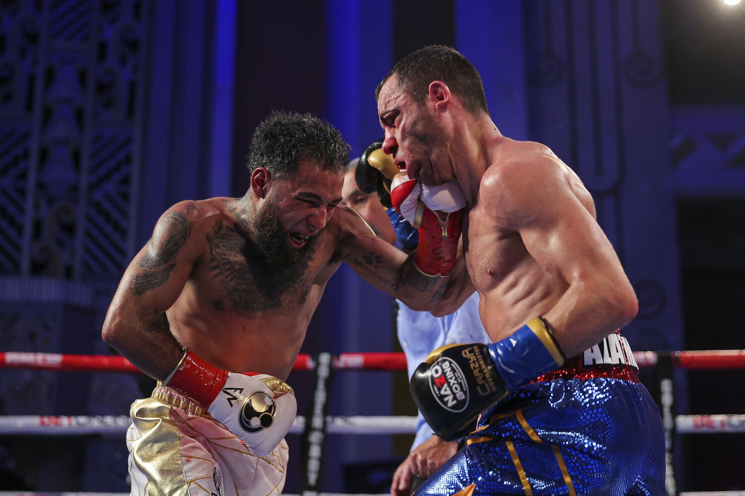 昨年2月、ホバニシャン（右）と激闘を繰り広げたネリ。リングマガジンが選定する2023年の年間最高試合に選ばれた　©︎Getty Images