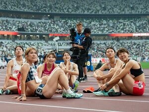 陸上日本選手権で「異例の8人車座」ウラ話…“史上最激戦”の女子100mハードル なぜライバルたちが一団に?「何が何でも一緒に走りたかった」