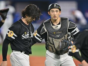 「単に打てる捕手ではない」ソフトバンク山本祐大が古巣DeNAに示した存在感…死球で途中退場も「明日も出たい」“代えの利かない男”はマスクを被れるのか